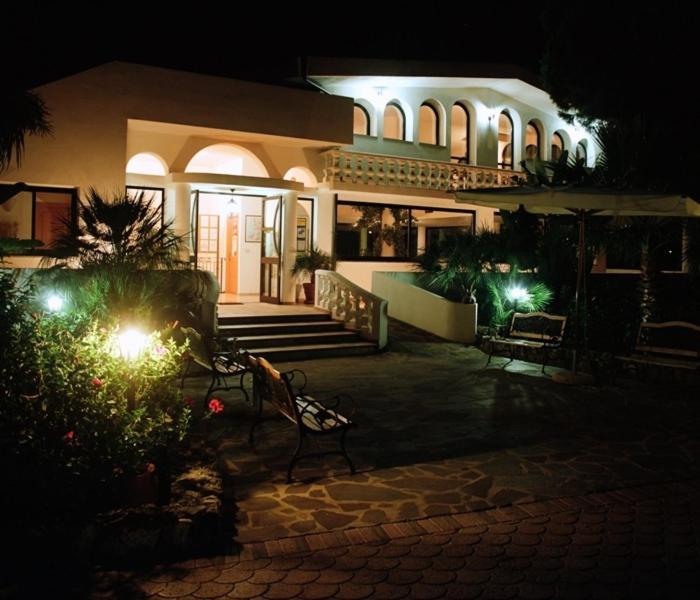 Villaggio Pineta Petto Bianco Capo Vaticano Bagian luar foto